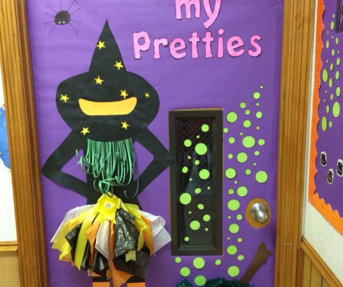 Halloween: porte per decorare l'aula - 
