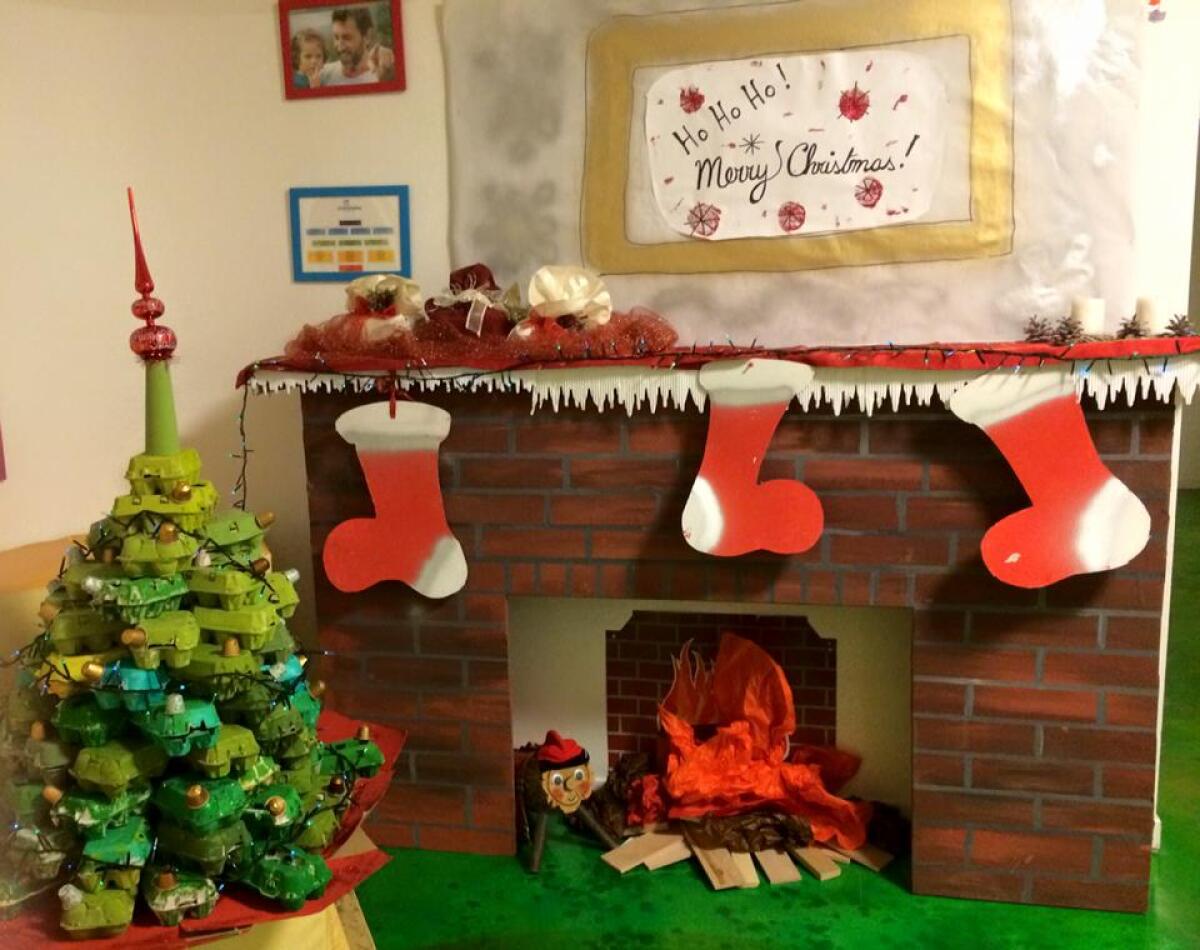Natale ricco con materiale povero (ALBERI DI NATALE CON MATERIALE DI RECUPERO) - 