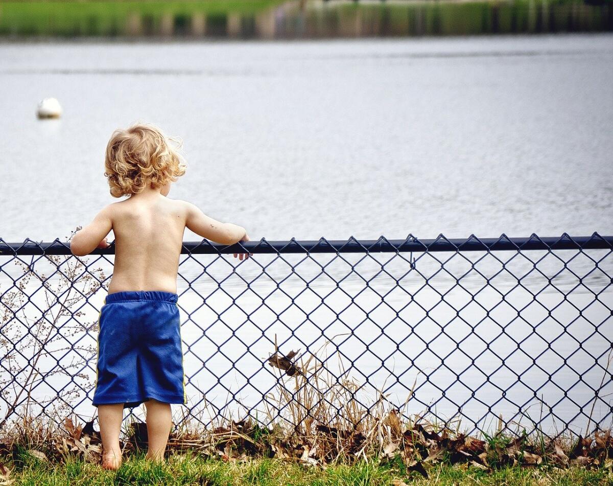 Abbigliamento in stile montessori per bambini piccoli - 