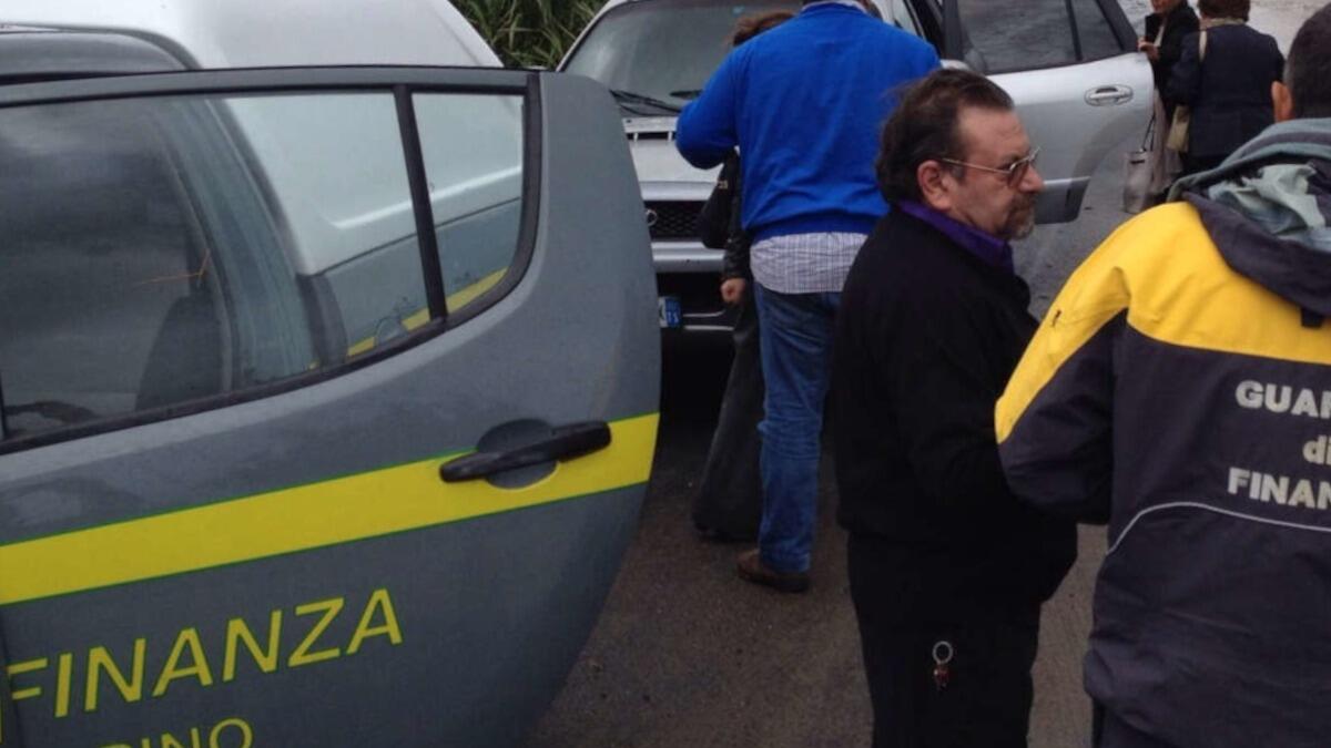 Escursioni irregolari: fermate 14 guide sull'Etna - 