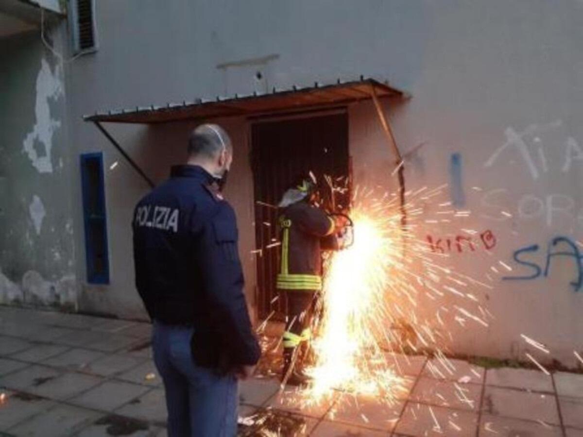 Librino, 29enne arrestato per spaccio e occupazione abusiva di un immobile del Comune - 