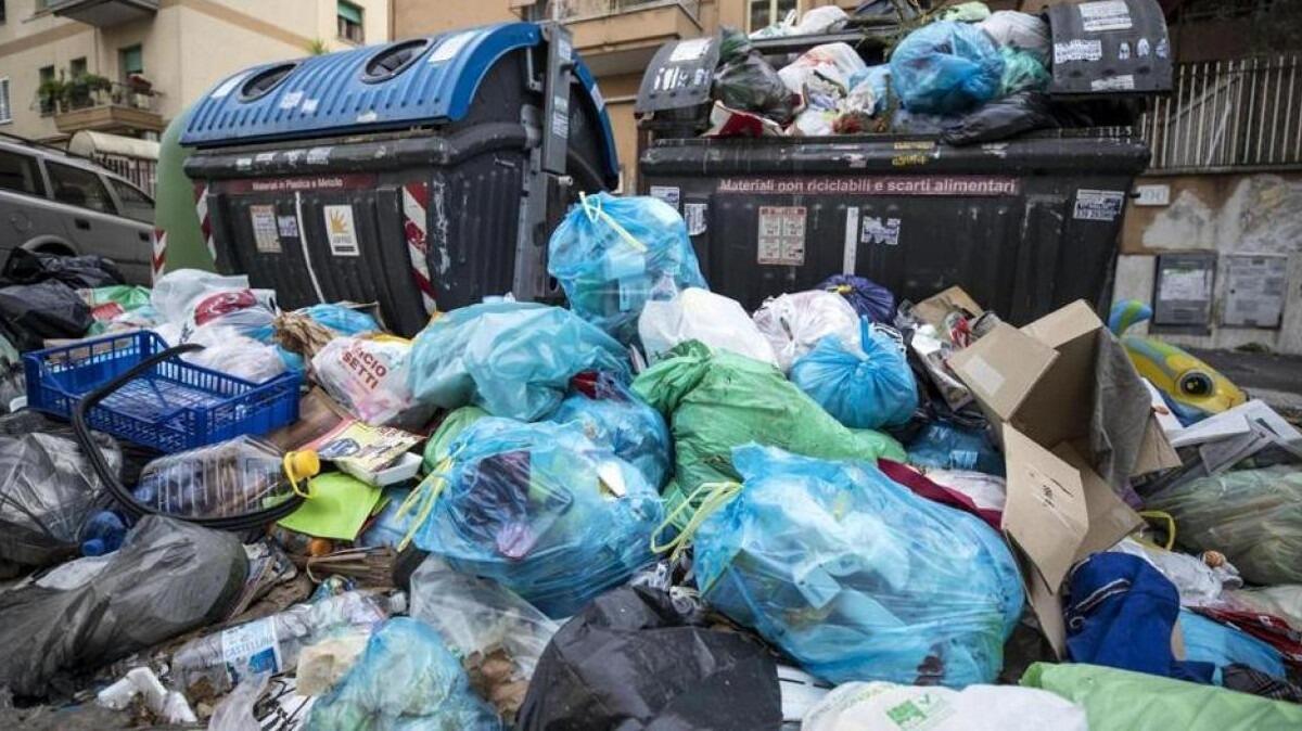 Catania, quarto Municipio invaso da tonnellate di rifiuti: la denuncia del consigliere Ragusa - 