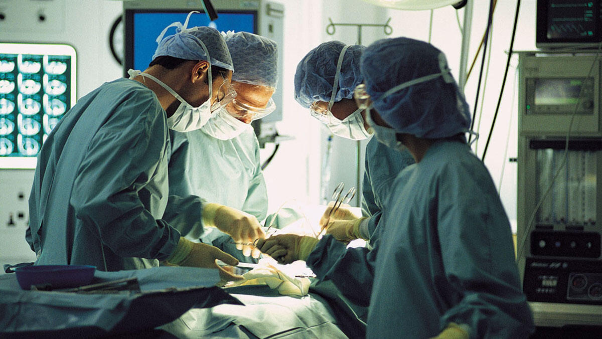 Catania, primo intervento cardiochirurgico eseguito su un malato di Covid - 
