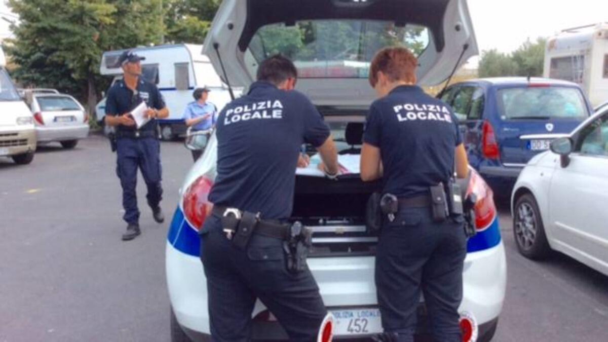 Polizia Locale, controlli anti covid con sanzioni e sequestri di merce abusiva - 