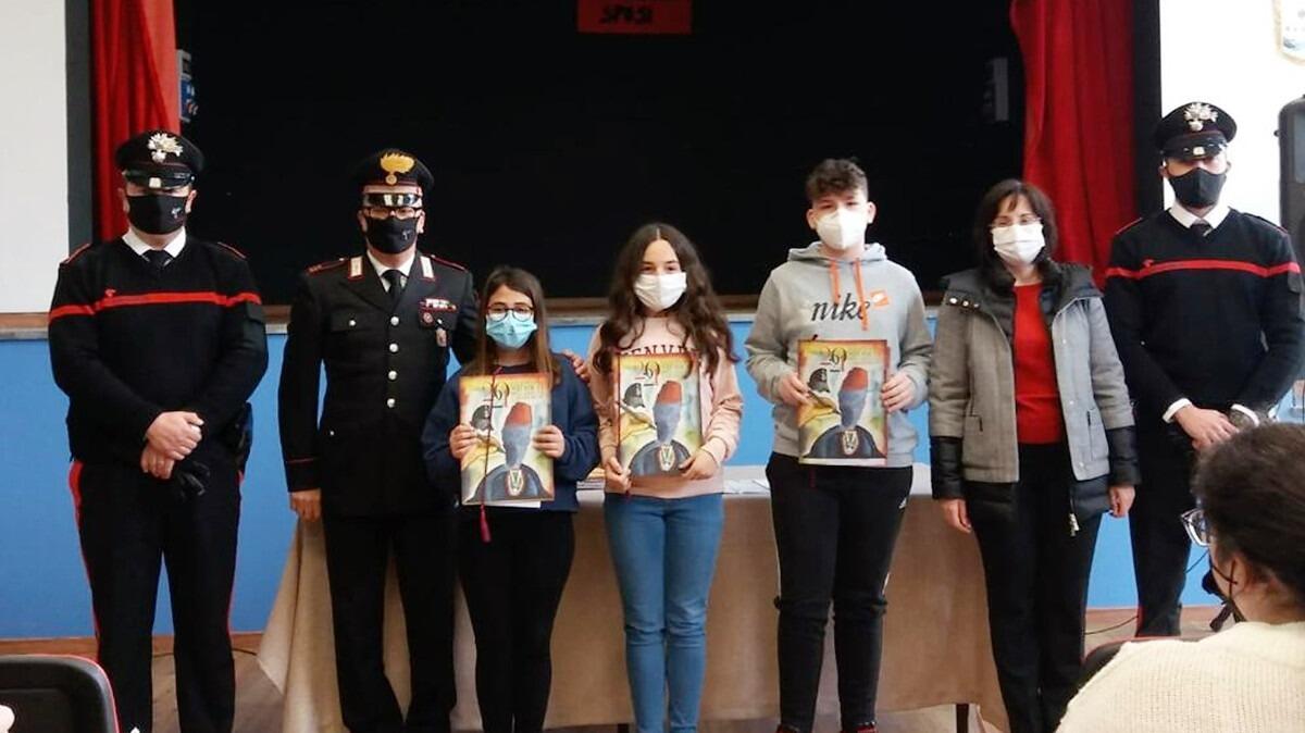 Cultura della legalità, 4 studenti di Licodia-Eubea premiati con i calendari storici dell’Arma dei Carabinieri - 