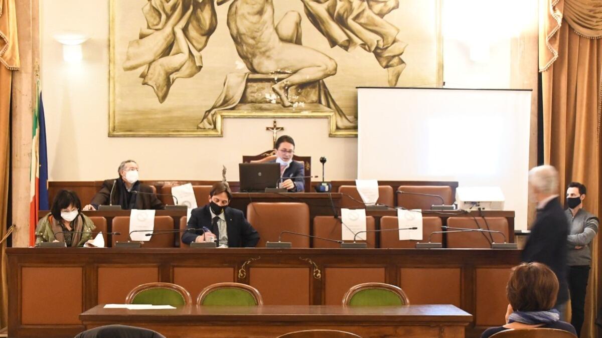 Rifiuti solidi urbani a Catania: la Giunta comunale approva il sistema porta a porta - 