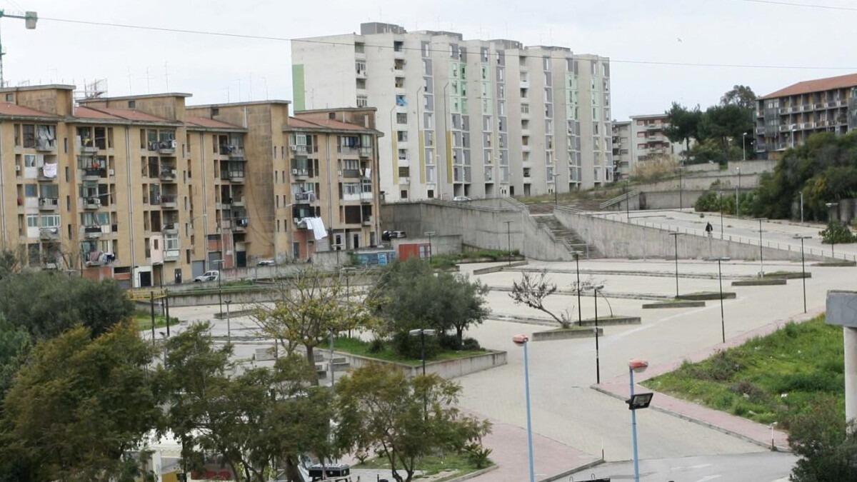 Droga a Catania: a Librino spaccio e tecnologia vanno a braccetto - 