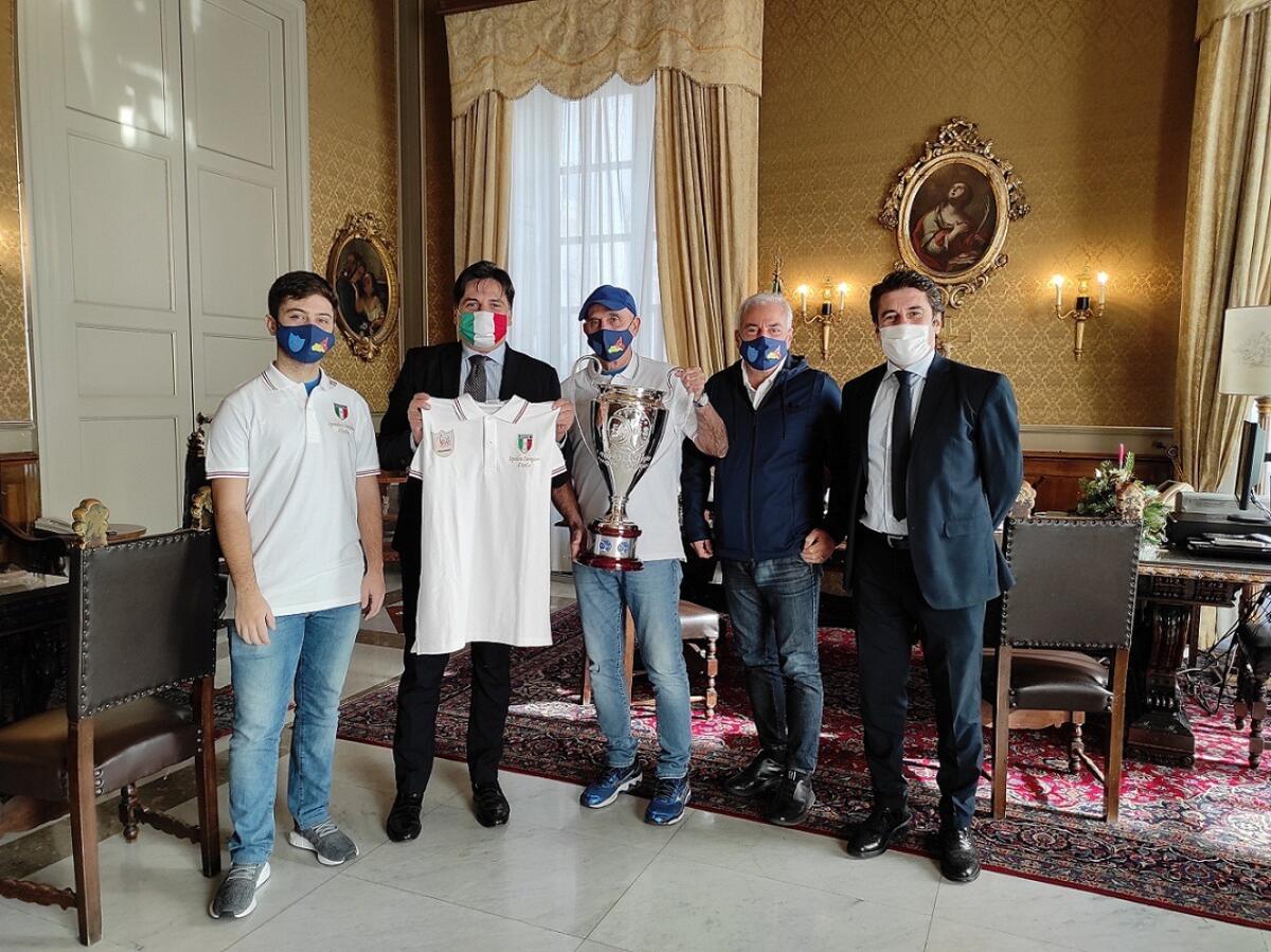 Sport: il sindaco Pogliese e l'assessore Parisi incontrano i campioni d'Italia della New Squash Club Catania - 