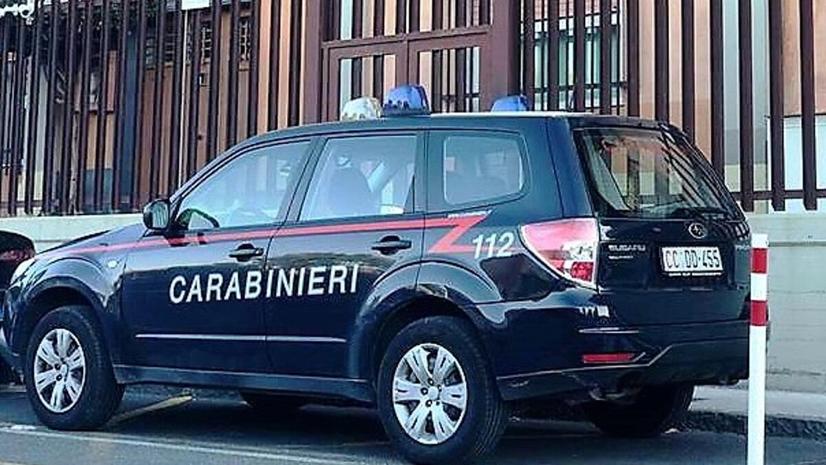 Biancavilla, 56enne aggredisce Carabinieri con calci e pugni: ecco perché - 
