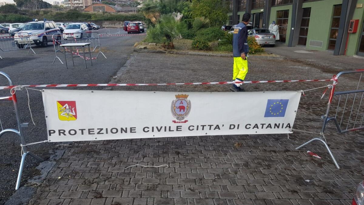 Covid-19, nuovi tamponi per le scuole nell'ex mercato ortofrutticolo di Catania - 