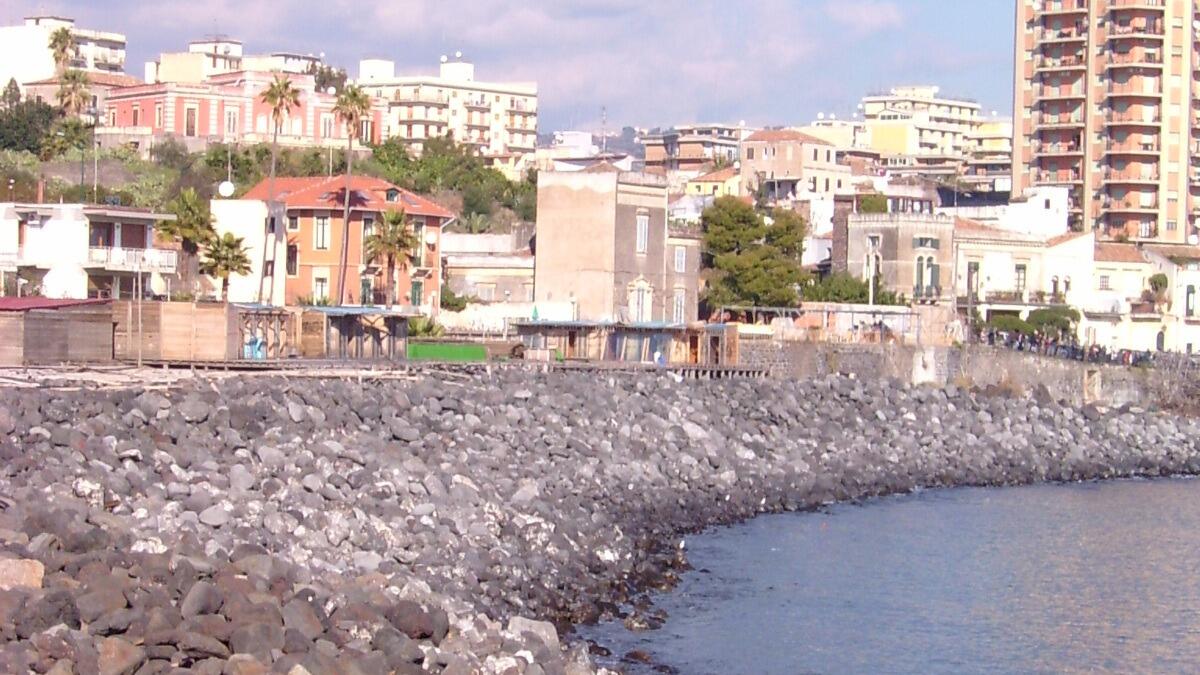 Controlli anti Covid nella spiaggetta di San Giovanni Li Cuti: 229 le persone controllate, solo 81 le autocertificazioni - 