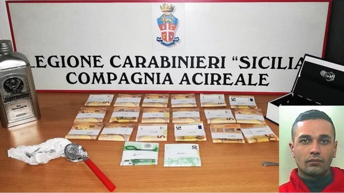 Viagrande: riconosciuto dai Carabinieri, trovano una dose di cocaina in auto e oltre 22.000 euro in casa - 