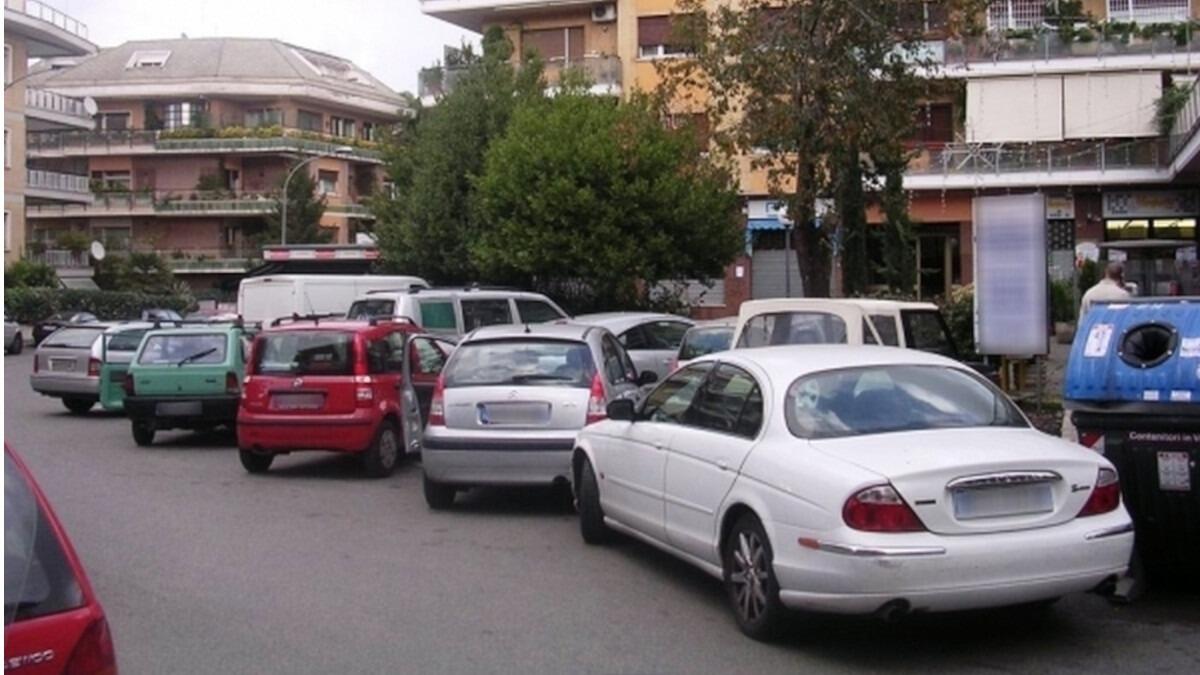 Acireale: non sposta l’auto in seconda fila, scatta la rissa e intervengono i parenti: denunciati quattro uomini - 