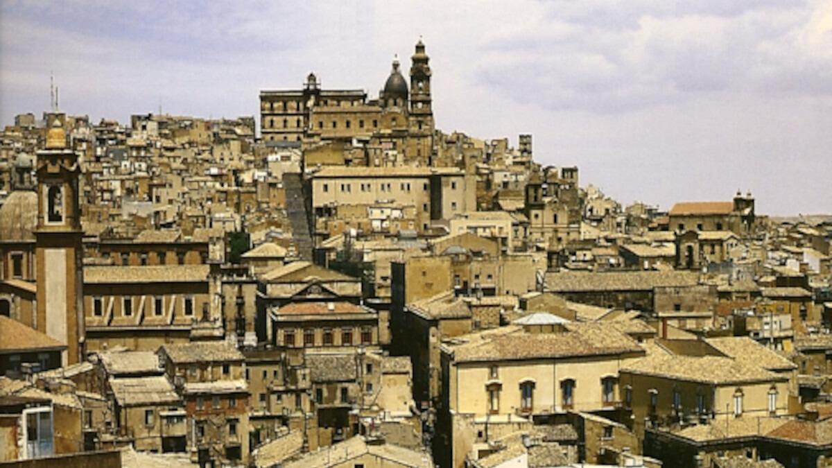Caltagirone: da domani riapre al pubblico l’ufficio Servizi demografici dopo la chiusura dovuta alla zona rossa ma solo su prenotazione telefonica - 