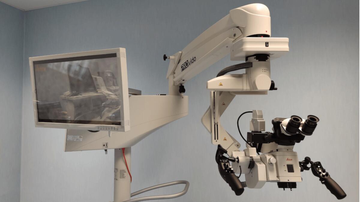 Ospedale Cannizzaro: nuovo avanzato microscopio per ricostruire la mammella con lembi dell’addome - 