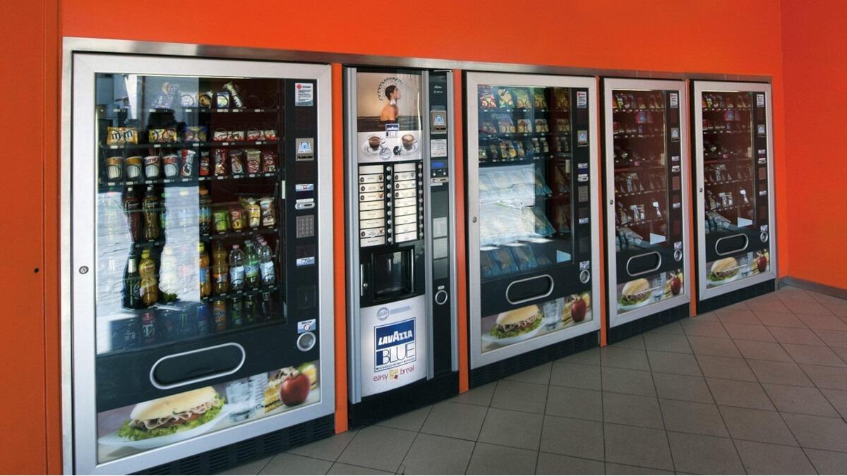 Pluripregiudicato effettua 6 furti nei distributori automatici e uno in centro di riabilitazione sotto la vigilanza della Sorveglianza Speciale - 