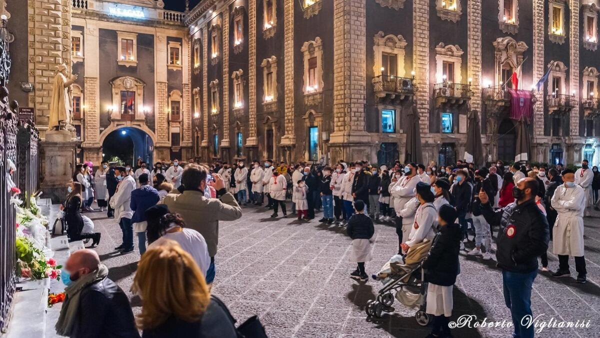 Ottava di Sant'Agata: emanato nuovo divieto di stazionamento in piazza Duomo. Pogliese: "Atteneniamoci alle disposizioni anti covid" - 