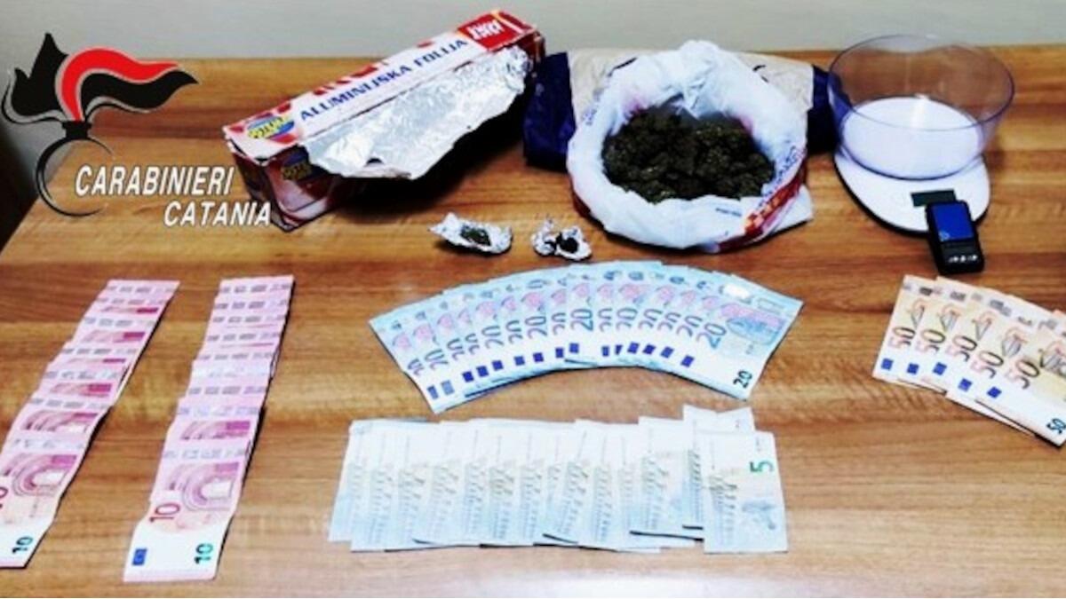 Acireale: giovane ansioso durante la verifica dei documenti, in macchina aveva 50 grammi di marijuana: arrestato - 