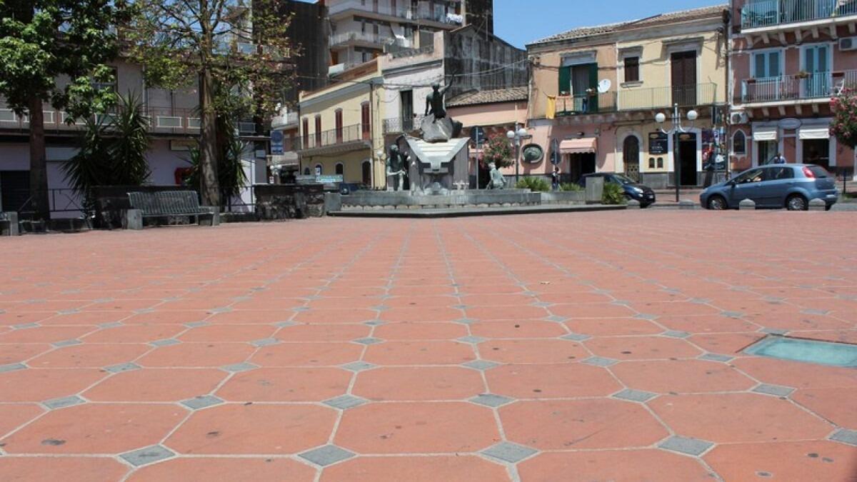 San Pietro Clarenza, donna aggredisce l'ex amante e poi si accanisce sulla moglie - 
