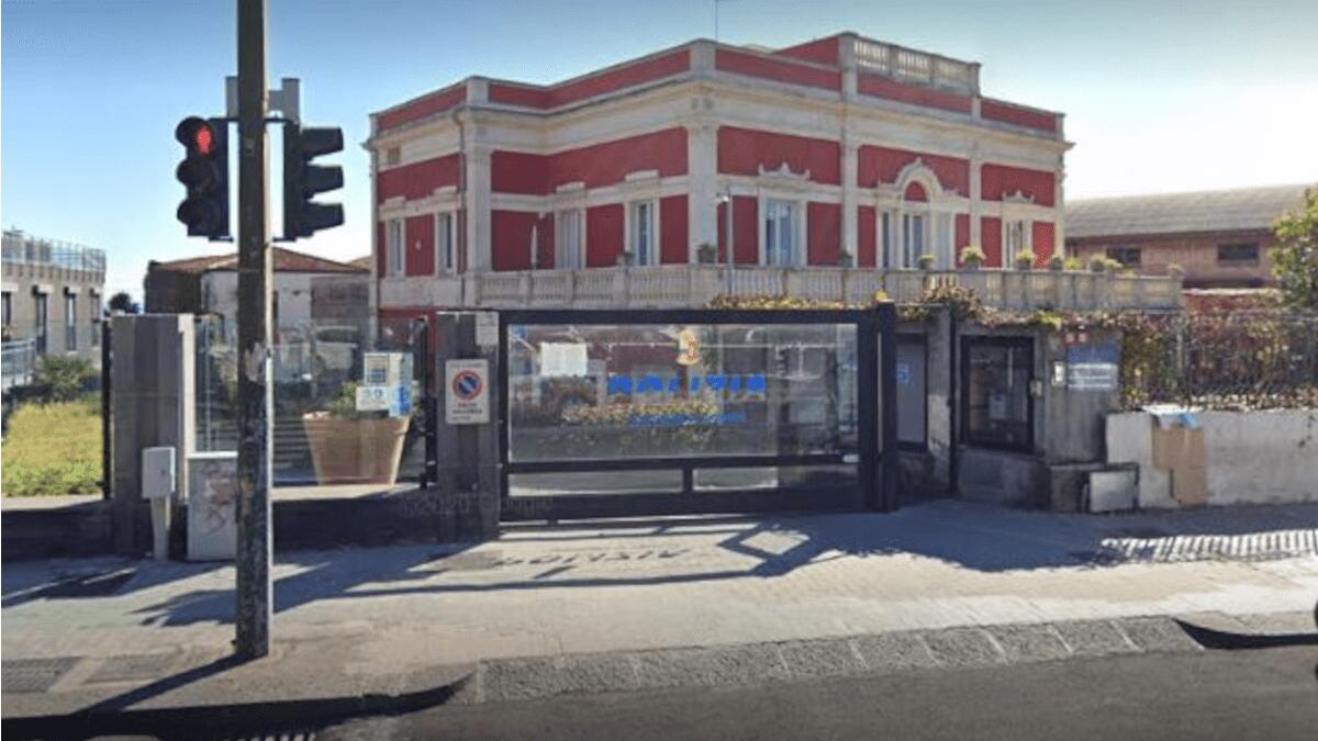Guineano richiede permesso di soggiorno per motivi di studio ma all’Immigrazione consegna un passaporto falso - 