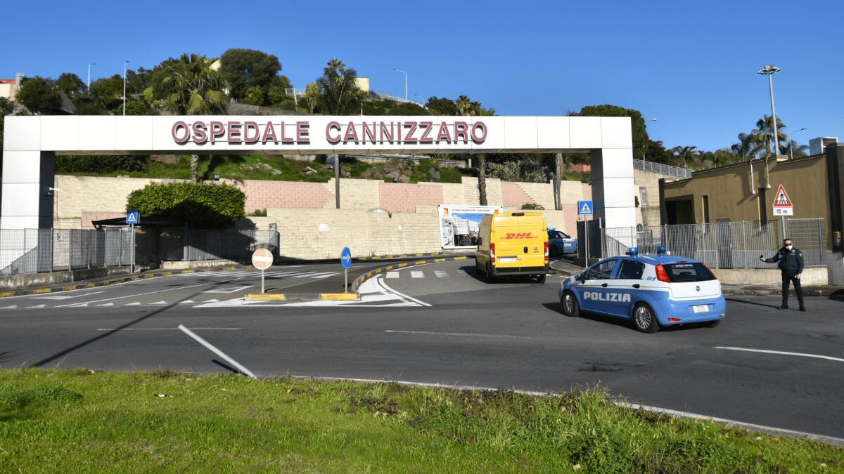 Ospedale Cannizzaro: pluripregiudicati su auto con targa alterata trovati in possesso di arnesi atti allo scasso - 