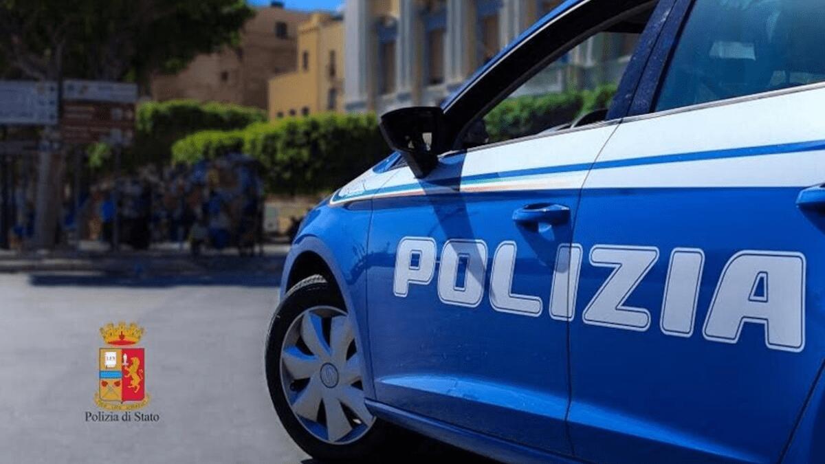 Evade dagli arresti domiciliari e tenta d’estorcere denaro a un’anziana ma incrocia un agente - 