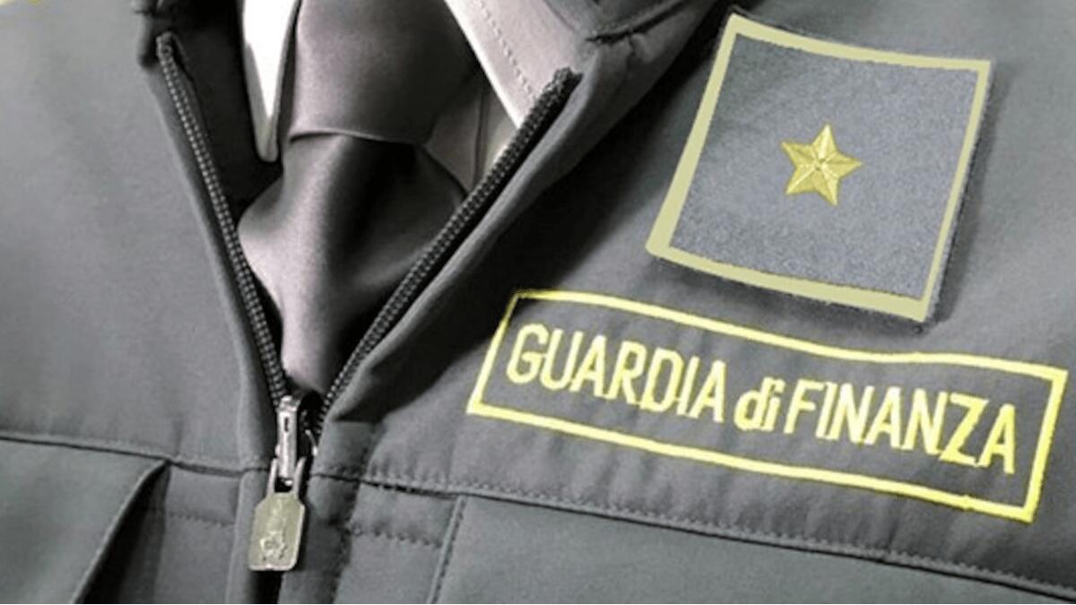 Concorso Guardia di Finanza: reclutamento di 10 tenenti del ruolo tecnico-logistico-amministrativo - 