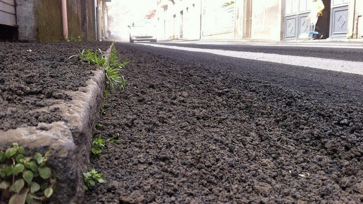 Cenere dell'Etna, le indicazioni su come smaltirla all'interno dei comuni dell'hinterland - 