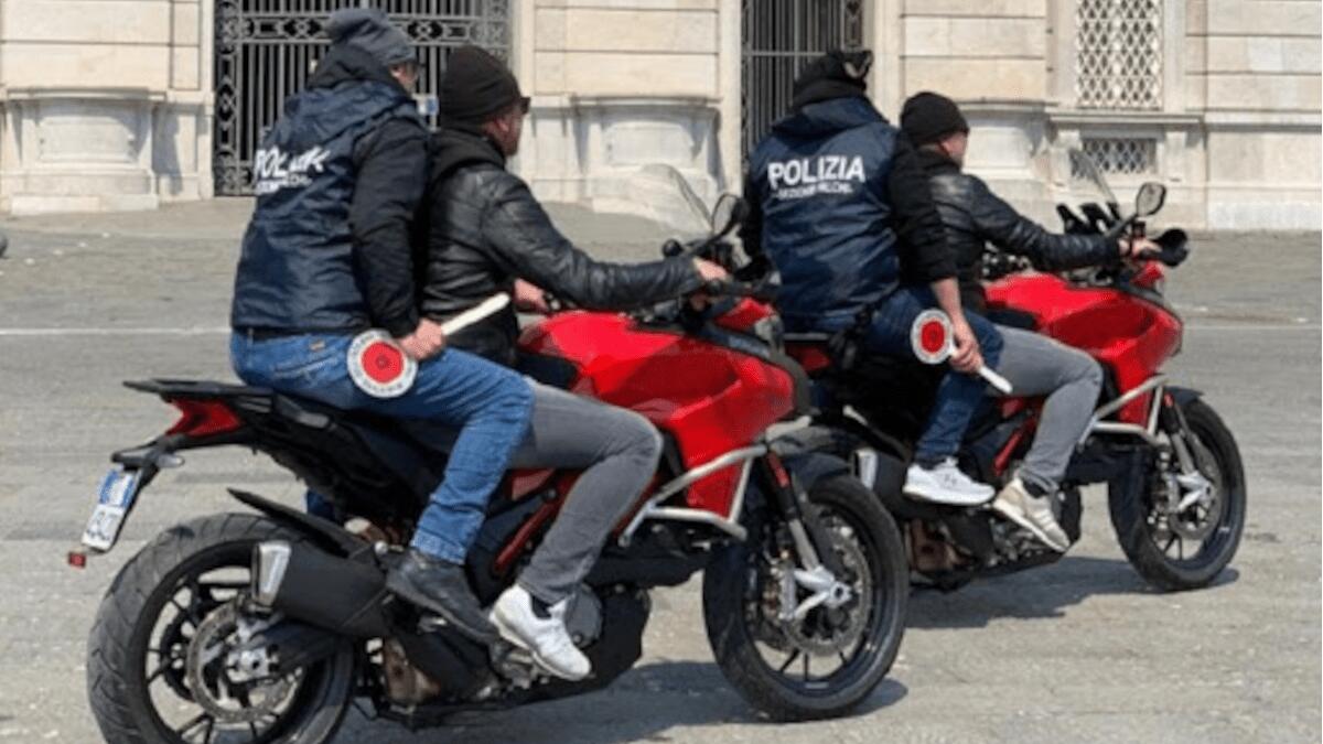Pusher a domicilio sorpreso dai Falchi ad Ognina in seguito a diverse segnalazioni - 
