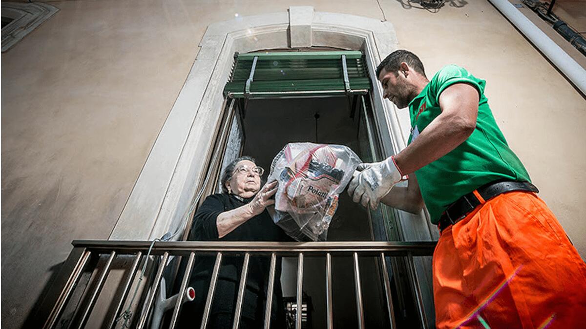 Rifiuti: dividere Catania in 3 lotti e portare il sistema porta a porta differenziato in tutta la città - 