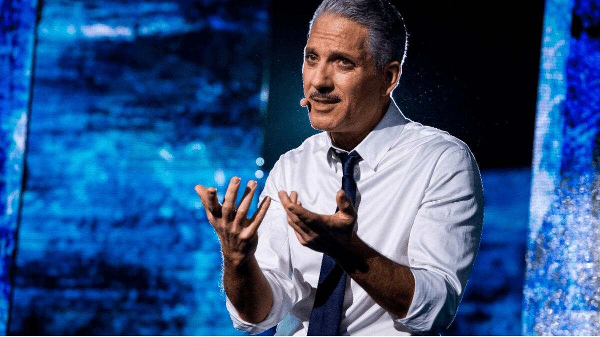 Beppe Fiorello: carriera e curiosità del poliedrico catanese che spegne 52 candeline - 