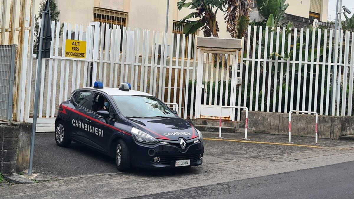 Aci Castello, maltrattamenti in famiglia: madre fa arrestare il figlio violento - 