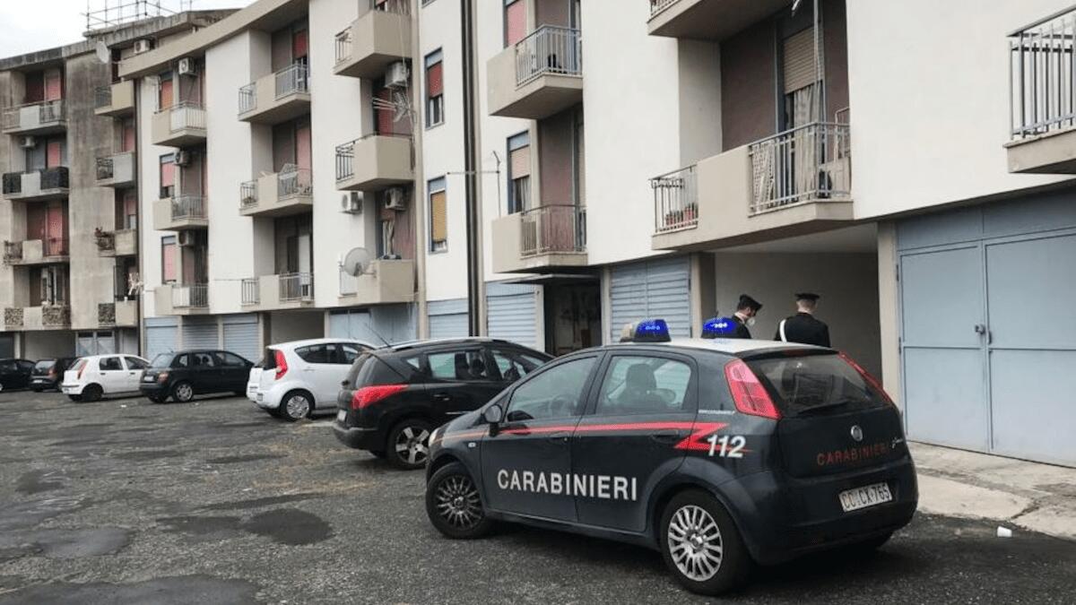 Blitz in via Ustica: fratello e sorella gestivano un giro di cocaina, marijuana e crack - 