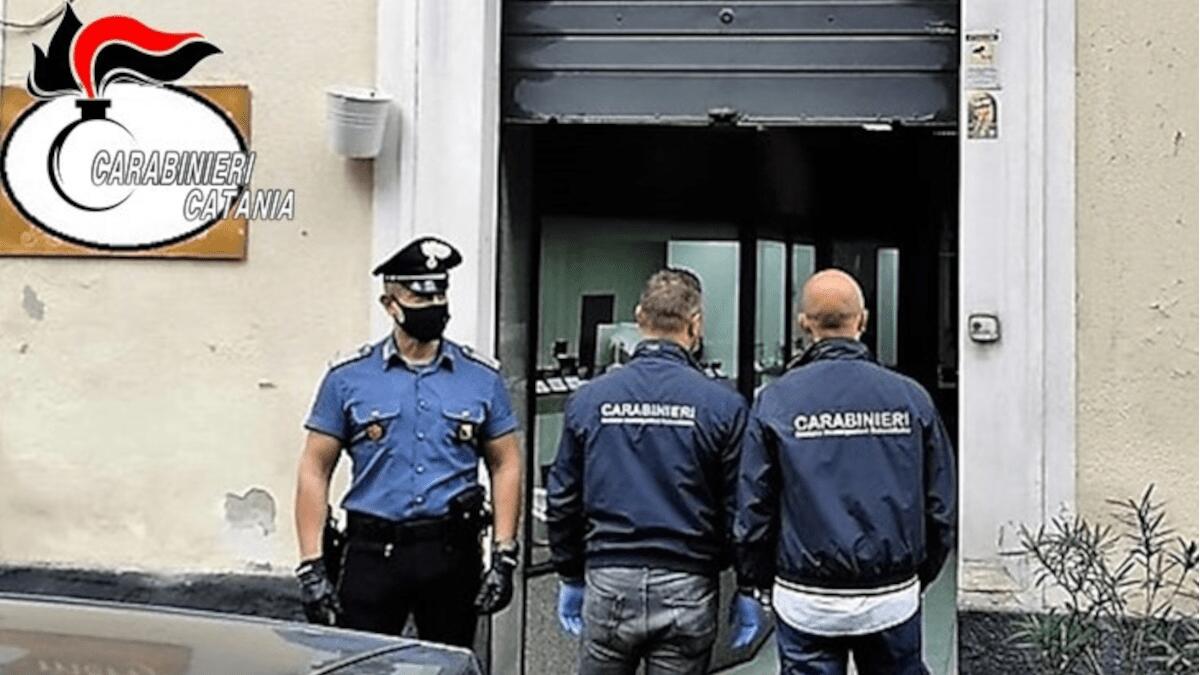 Via Oliveto Scammacca: aggredì coppia titolare della gioielleria, dipendente agli arresti domiciliari - 