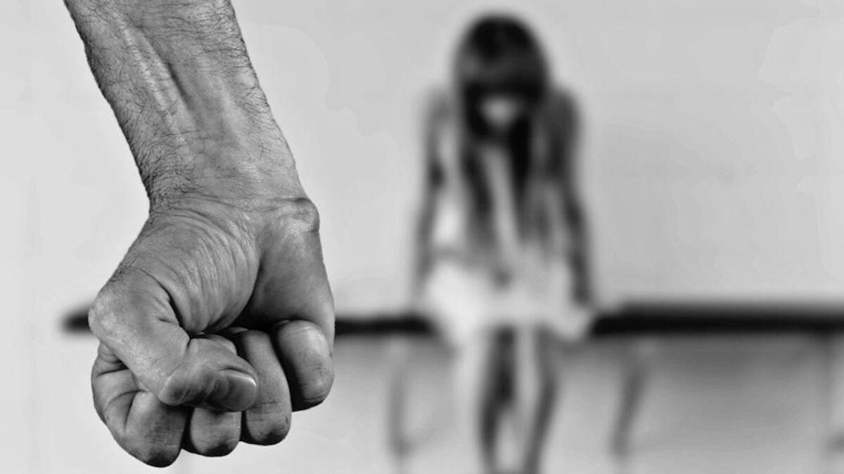 Adrano: Polizia arresta uomo violento nei confronti di moglie e figli - 