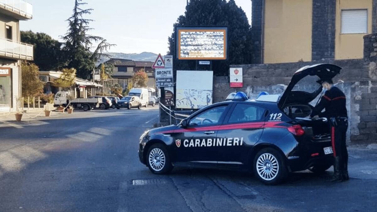 Bronte: spacciatore si ferma al controllo per ripartire tentando invano la fuga - 