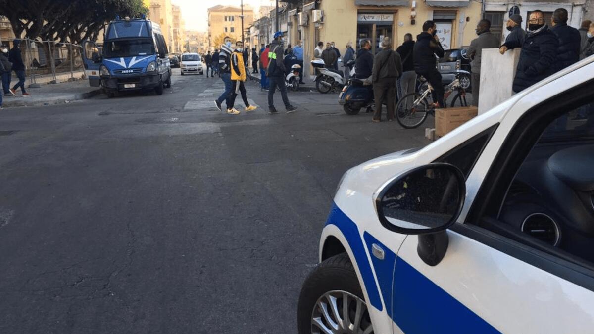 Il Sindaco Pogliese dispone divieto di stazionamento nel centro storico contro movida e assembramenti - 