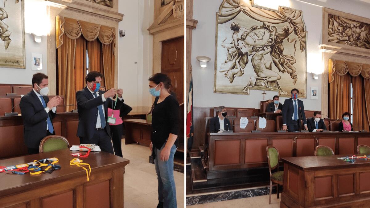 Tutela animali: consegnati i primi dieci tesserini ai volontari animalisti accreditati al Palazzo degli Elefanti - 