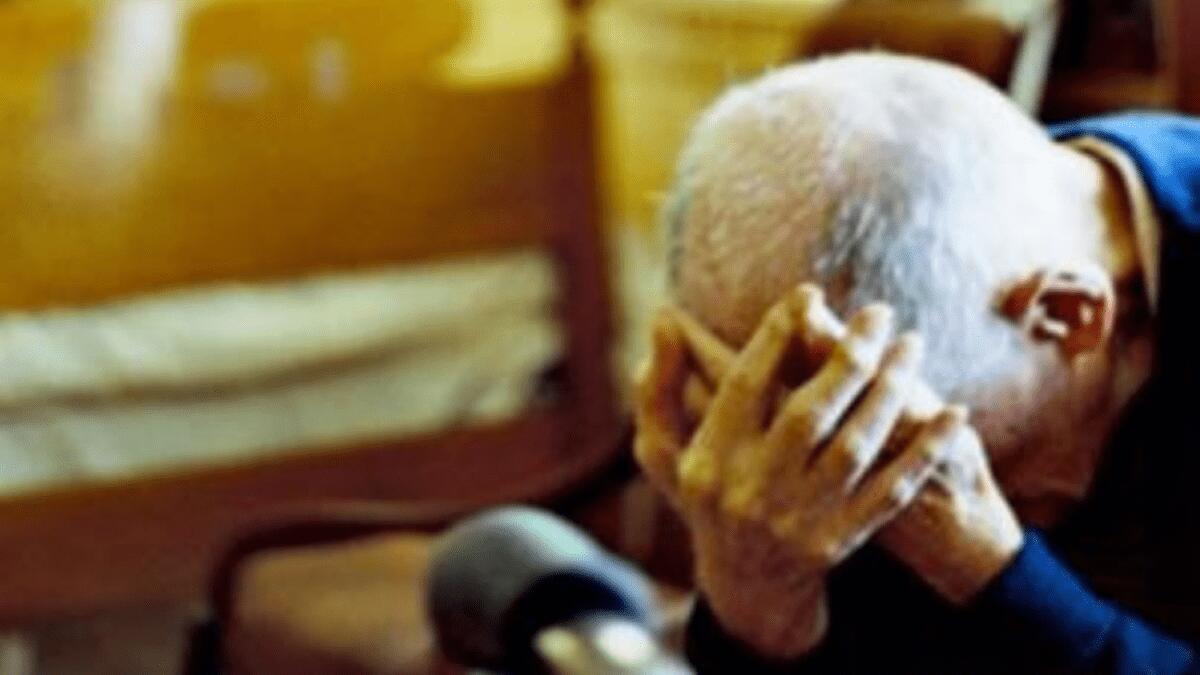 Adrano, pregiudicato drogato minaccia nuovamente il padre pensionato per soldi: «sono capace di tagliarvi la testa e andare a testa alta in carcere» - 