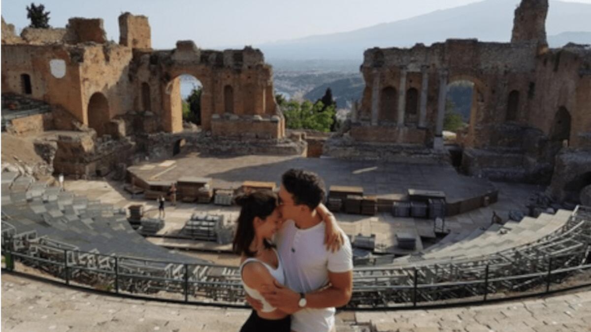Teatro Antico di Taormina: proposta di nozze con in sottofondo le note di Ed Sheeran - 