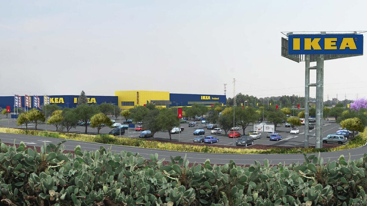 Catania, madre e figlia derubano una donna in stato interessante all'Ikea - 