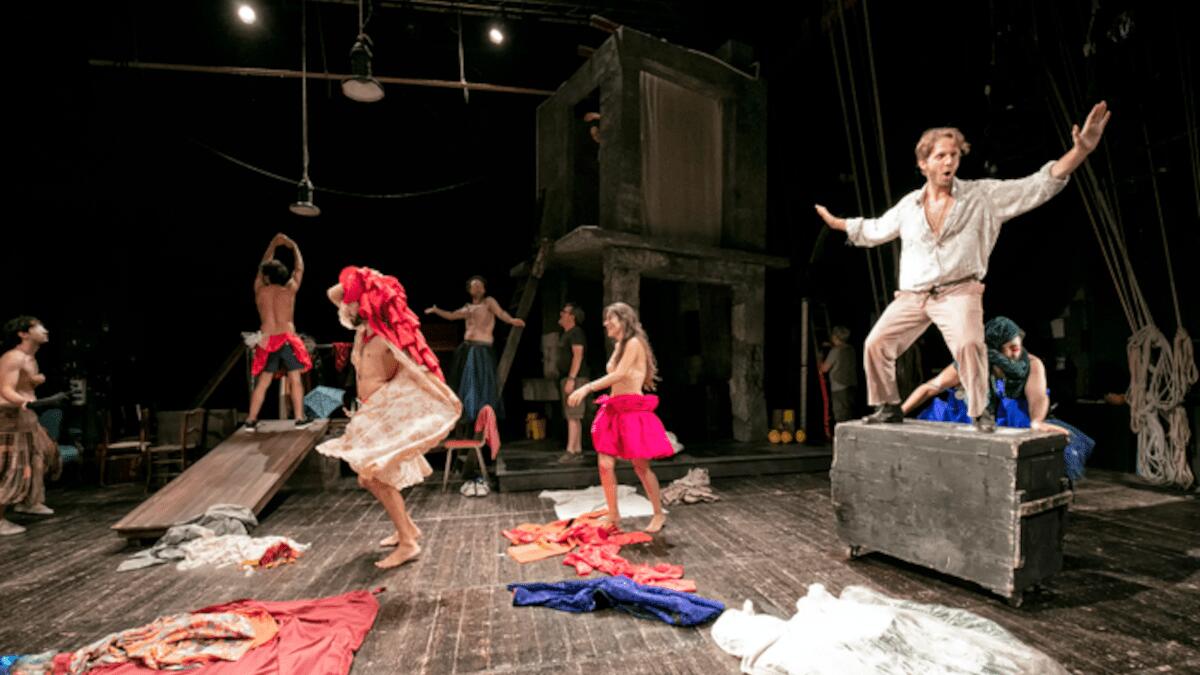 Teatro Stabile: “La nuova colonia” di Pirandello, terzo spettacolo del cartellone “Evasioni” con attori under 35, da domani in scena - 
