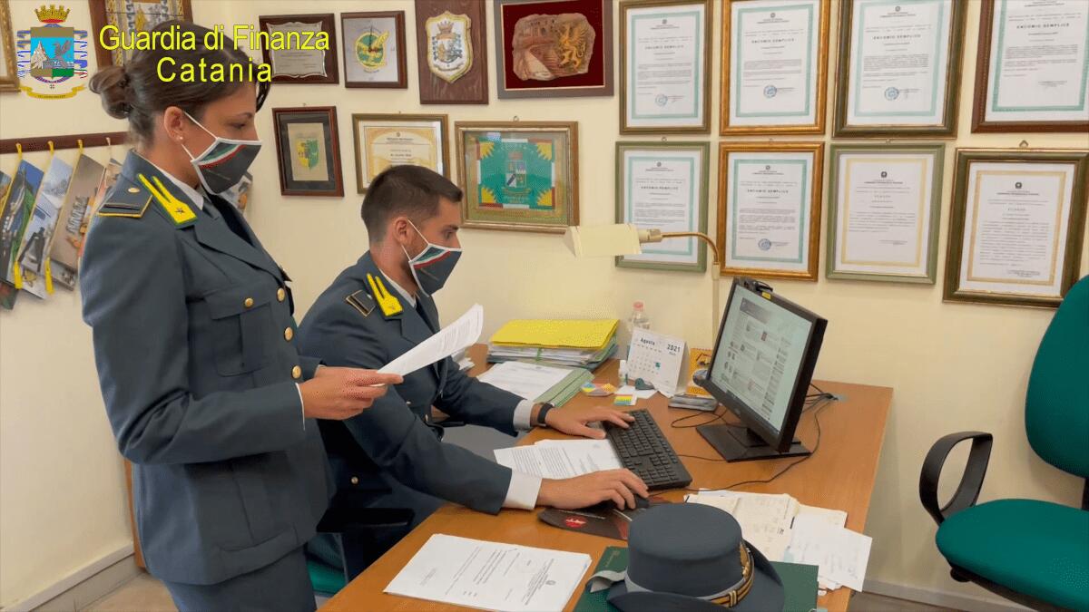Froda anziana ed eredi nominandosi erede universale ottenendo un milione di euro (I FATTI) - 