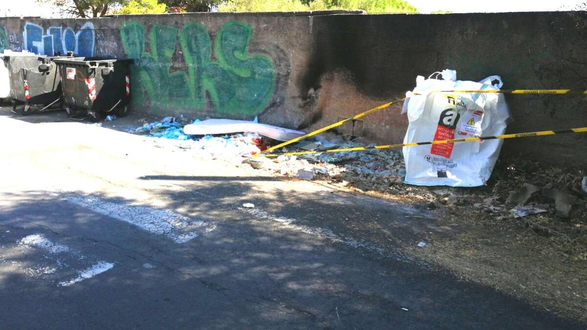 Discariche abusive all'interno dei quartieri periferici di Catania: trovato materiale pericoloso - 