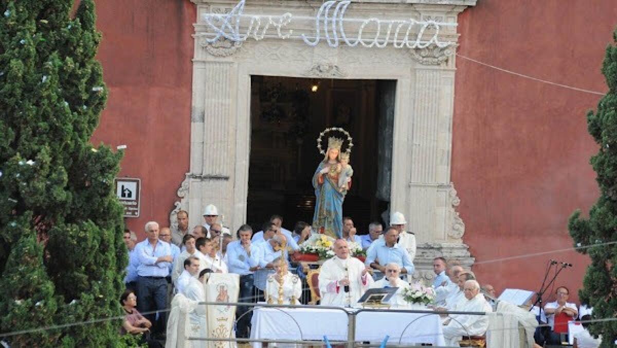 "A Bammina", Perché la Festa della Madonna di Ognina è Importante per i Catanesi? - 