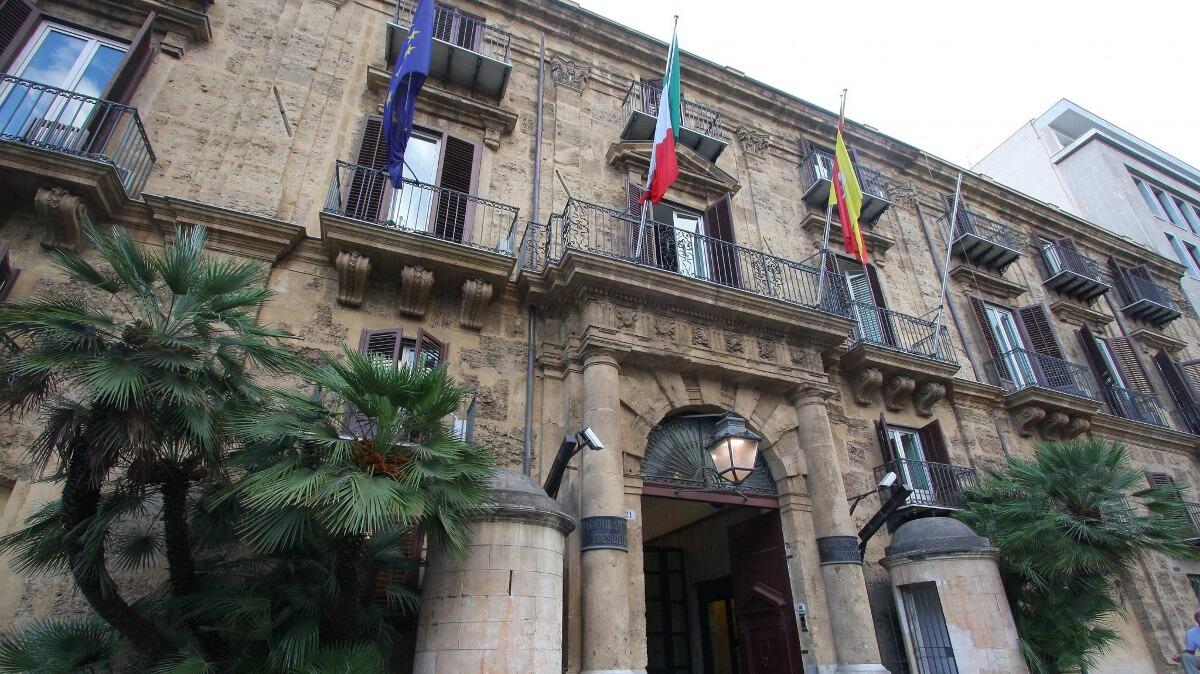 Via ai concorsi alla Regione Sicilia: 1.500 posti per laureati e diplomati - 