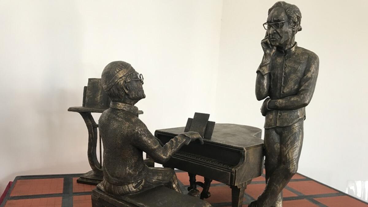 Milo omaggia Lucio Dalla e Franco Battiato con una statua - 