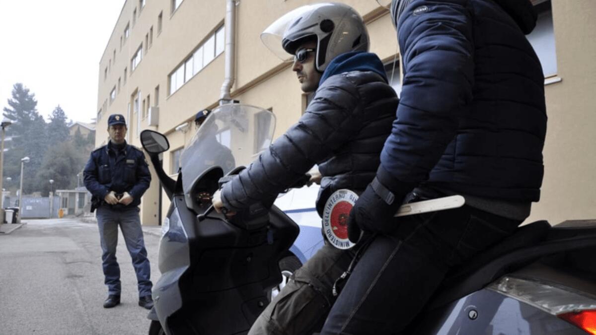 “Falchi” bloccano giro di crack e cocaina, rinvenuta anche una pistola per “difendersi” (I DETTAGLI) - 