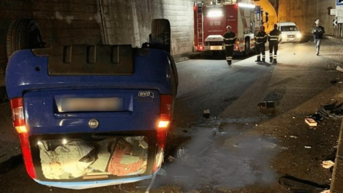 Sabato di sangue: auto a folle velocità contro palo, due morti. Elisoccorso del San Marco (NOMI E FATTI) - 