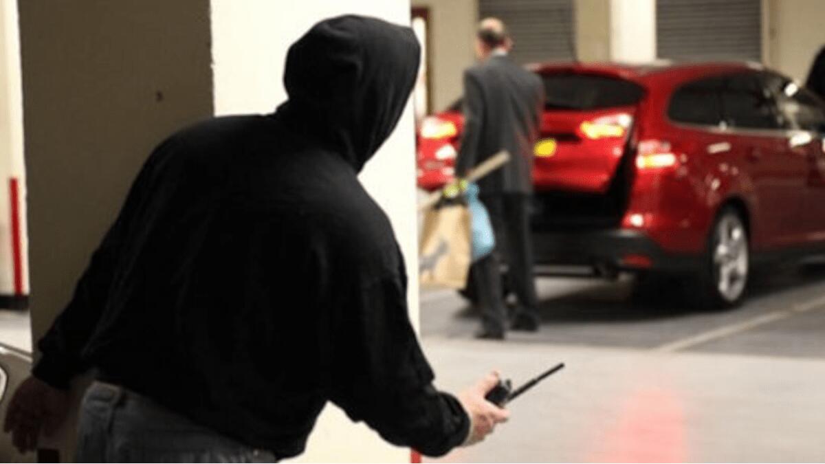 Pregiudicato trovato con coltello, cacciaviti e jammer durante i controlli delle auto in centro (I DETTAGLI) - 